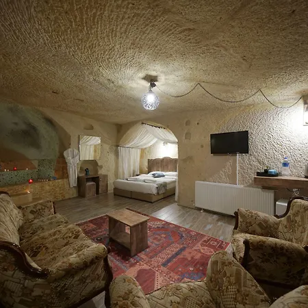 Adelya Cave 3* ギョレメ