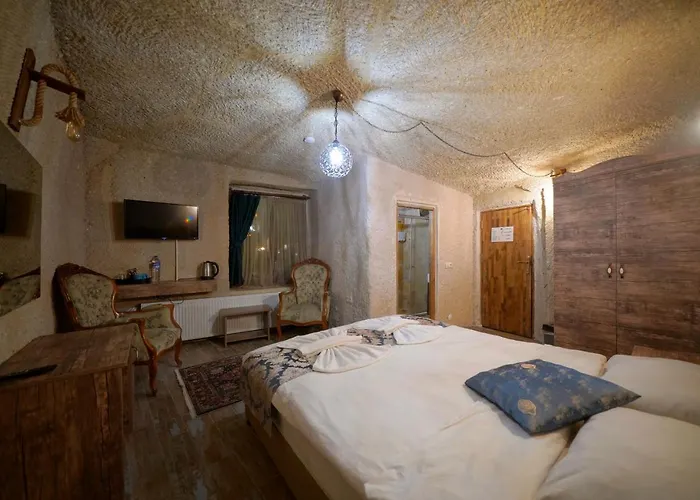 Adelya Cave ギョレメ